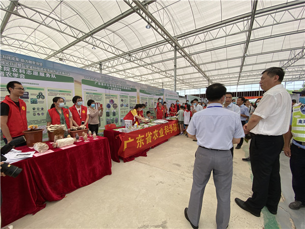 我院參加科技進(jìn)步活動月主場農(nóng)業(yè)科普志愿活動
