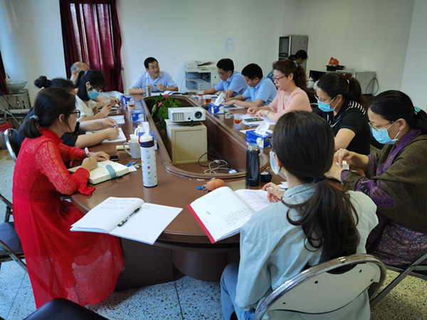 動(dòng)衛(wèi)所副所長(zhǎng)王剛為動(dòng)衛(wèi)所管理黨支部上專題黨課