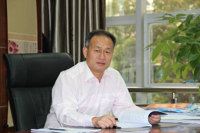 廣東省農(nóng)業(yè)標(biāo)準(zhǔn)化協(xié)會會長、廣東省農(nóng)業(yè)科學(xué)院農(nóng)業(yè)質(zhì)量標(biāo)準(zhǔn)與監(jiān)測技術(shù)研究所研究員王富華