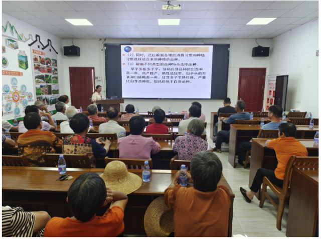 廣東省農(nóng)業(yè)科學(xué)院蔬菜研究所郭巨先研究員現(xiàn)場(chǎng)授課

